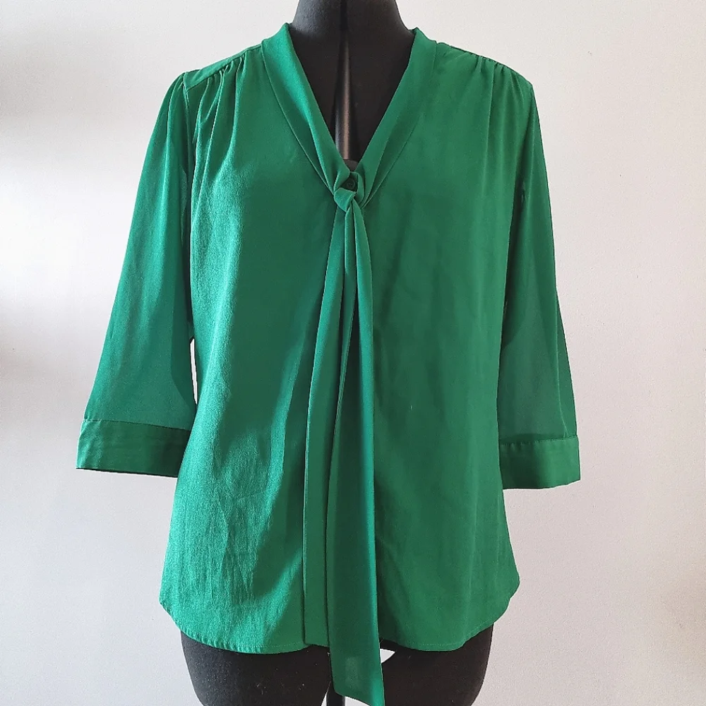 Basque Green Blouse - Picture 2 of 6